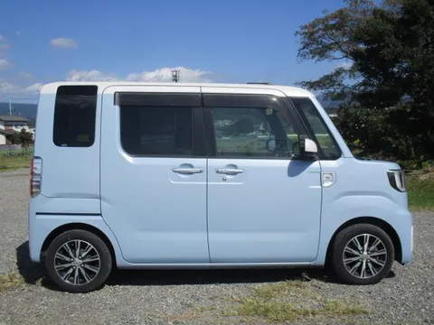 Toyota Pixis Mega