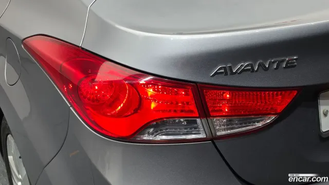 Hyundai Elantra (Avante)