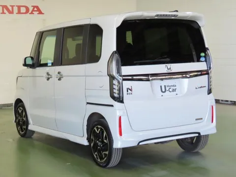 Honda N-BOX Custom