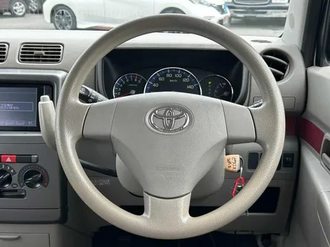 Toyota Pixis Space
