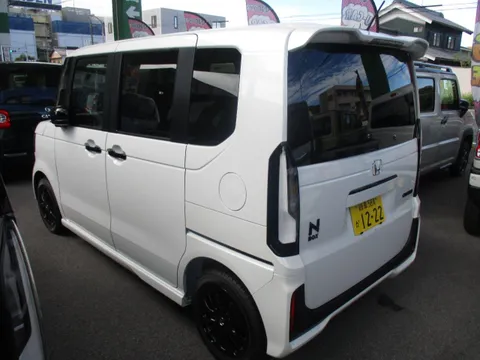 Honda N-BOX Custom