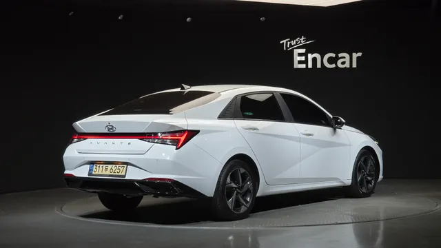 Hyundai Elantra (Avante)