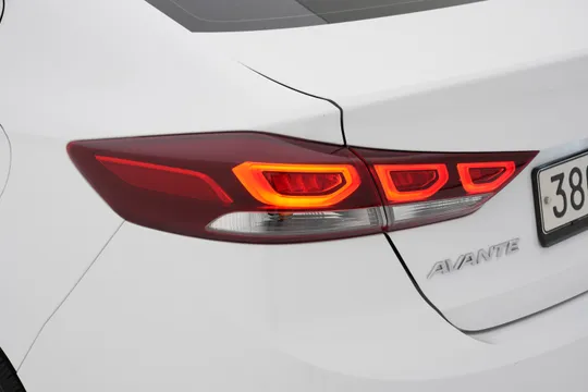 Hyundai Elantra (Avante)