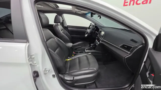 Hyundai Elantra (Avante)
