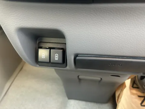 Nissan Clipper Van