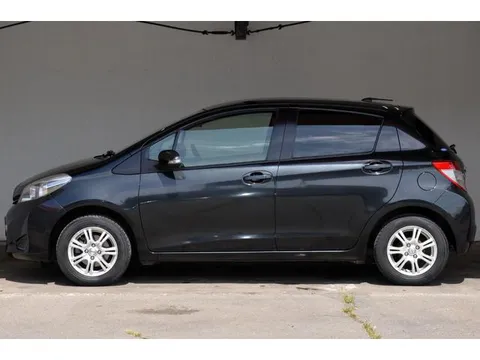 Toyota Yaris (Vitz)