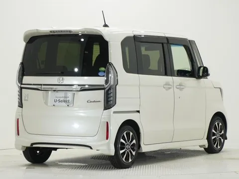 Honda N-BOX Custom