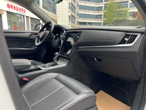 Roewe RX5
