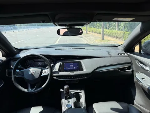 Cadillac XT4