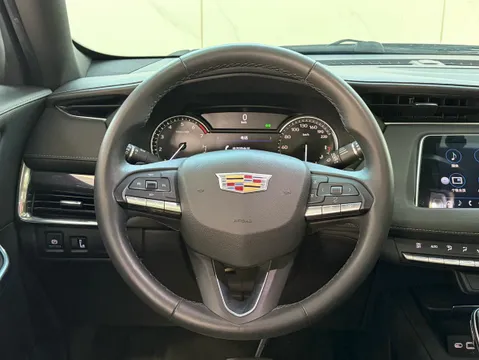 Cadillac XT4