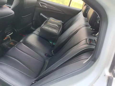 Roewe i5