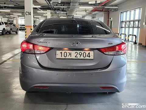Hyundai Elantra (Avante)