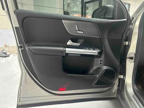 Mercedes-Benz Mercedes-Benz GLA