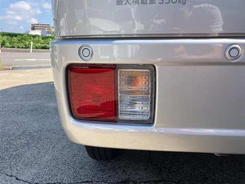 Nissan Clipper Van