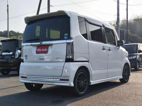 Honda N-BOX Custom