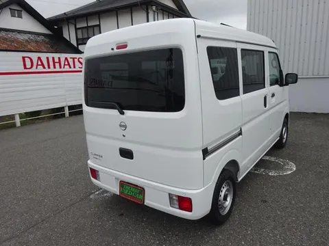 Nissan Clipper Van