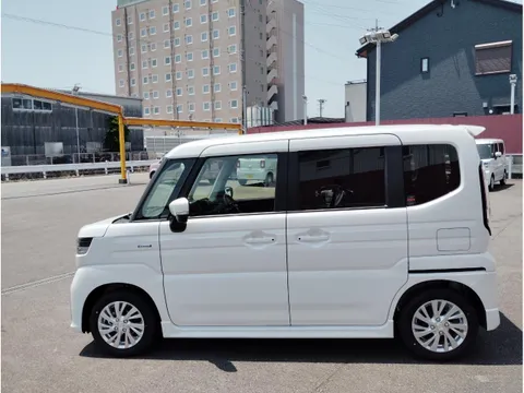 Suzuki Spacia Custom