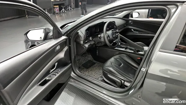 Hyundai Elantra (Avante)