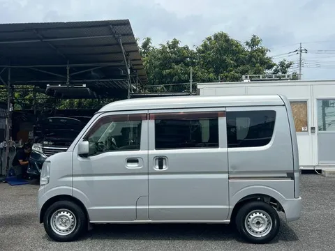 Mitsubishi Minicab Van