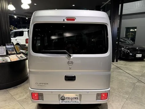 Nissan Clipper Van