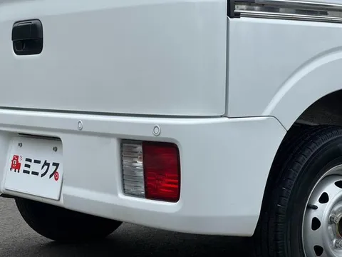 Nissan Clipper Van