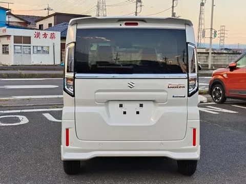 Suzuki Spacia