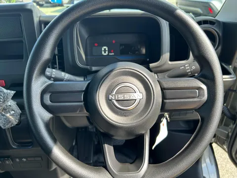 Nissan Clipper Van