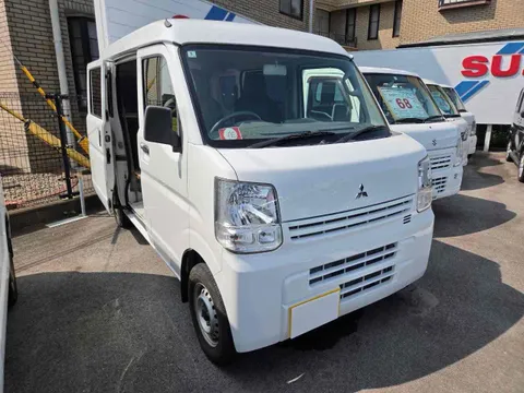 Mitsubishi Minicab Van