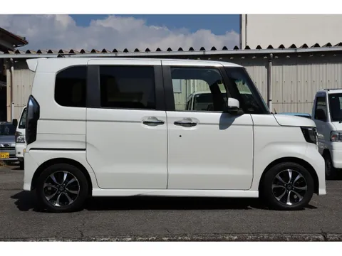Honda N-BOX Custom