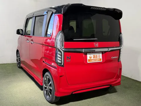 Honda N-BOX Custom