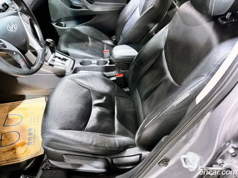 Hyundai Elantra (Avante)