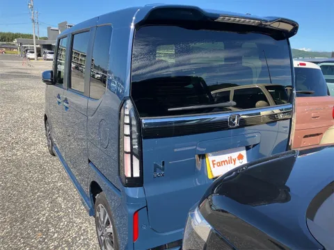 Honda N-BOX Custom