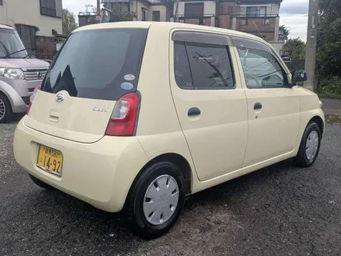 Daihatsu Esse