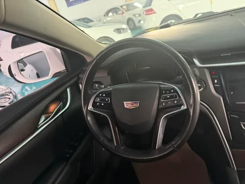 Cadillac XTS
