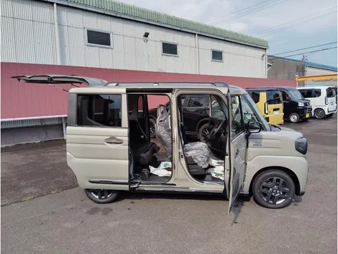 Suzuki Spacia Gear
