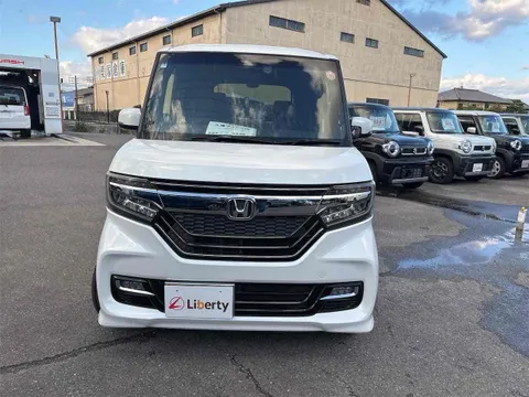 Honda N-BOX Custom