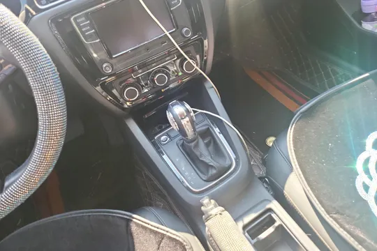 Volkswagen Sagitar