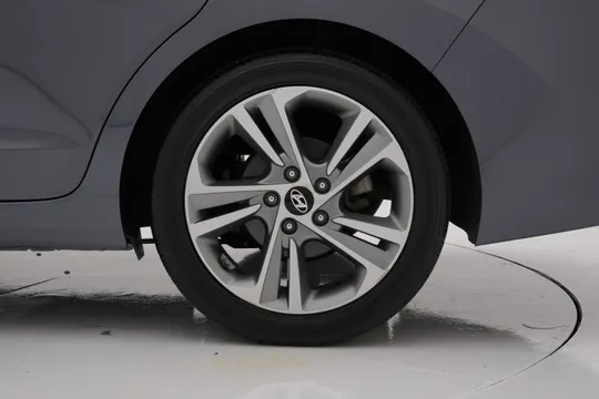 Hyundai Elantra (Avante)