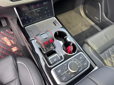 Hongqi HS7