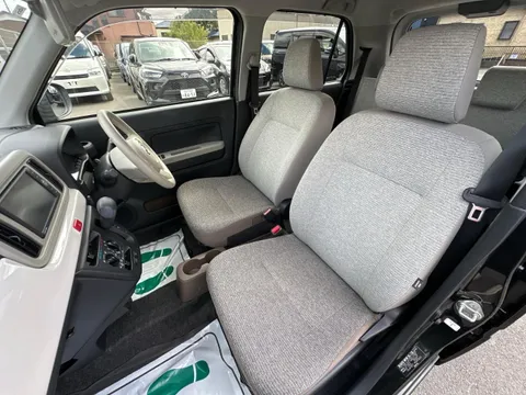 Daihatsu Mira Tocot