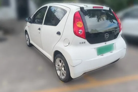 BYD F0