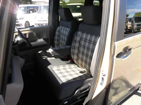 Honda N-BOX Joy