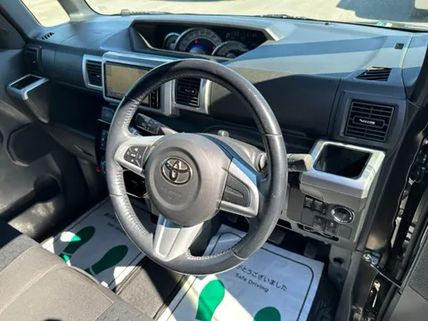 Toyota Pixis Mega