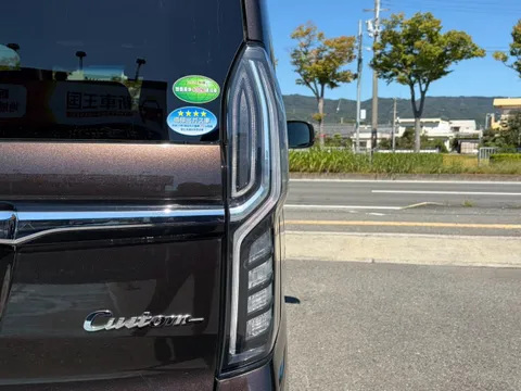 Honda N-BOX Custom