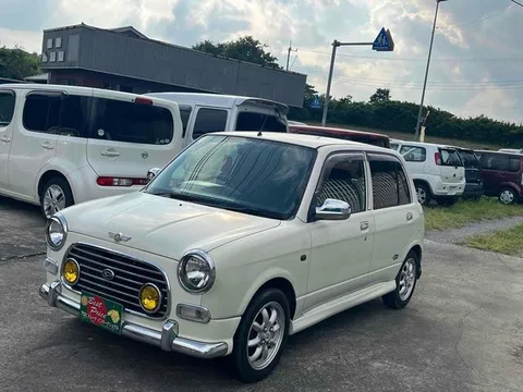 Daihatsu Mira Gino