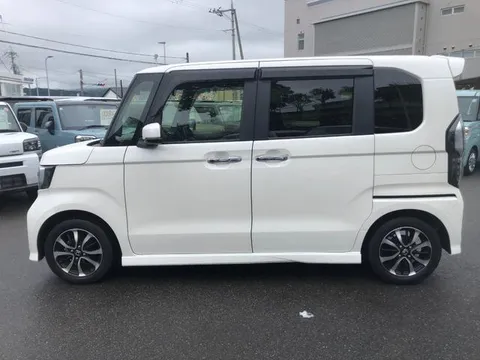 Honda N-BOX Custom