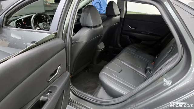 Hyundai Elantra (Avante)