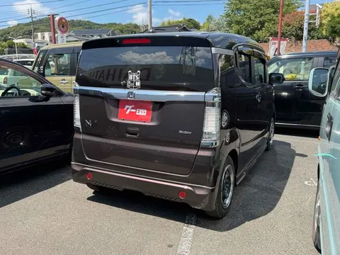 Honda N-BOX Slash