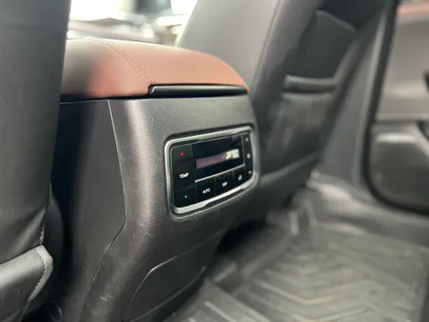 Gac GS8