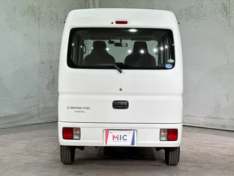 Mitsubishi Minicab Van